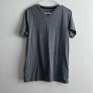 Men’s gray Hollister t-shirt